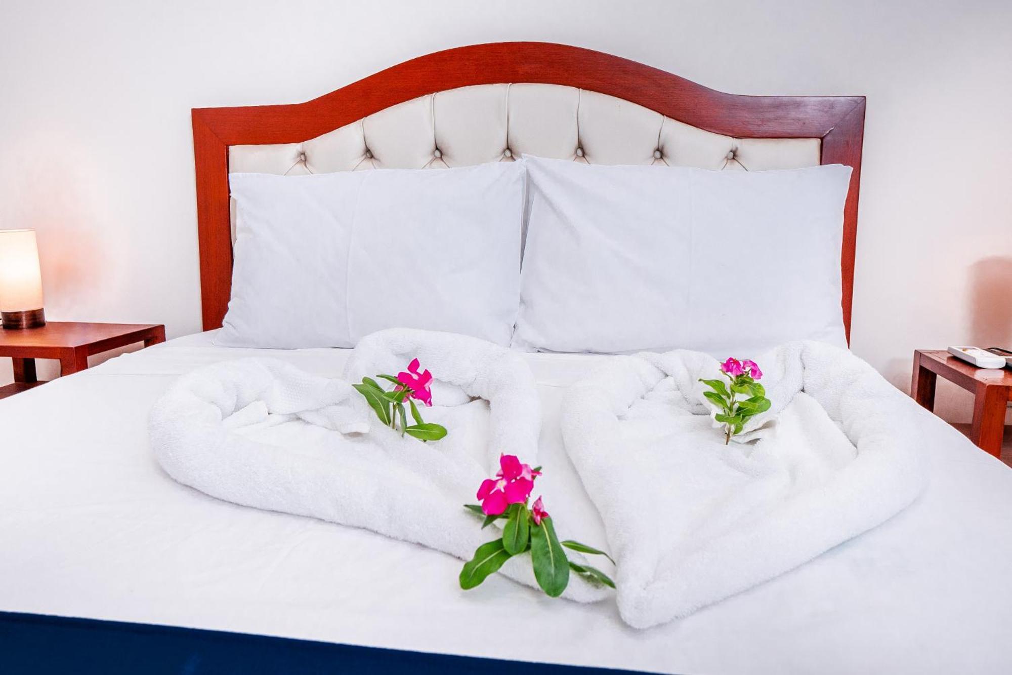 Laguna Azul Hotel & Suites Sauce Bagian luar foto